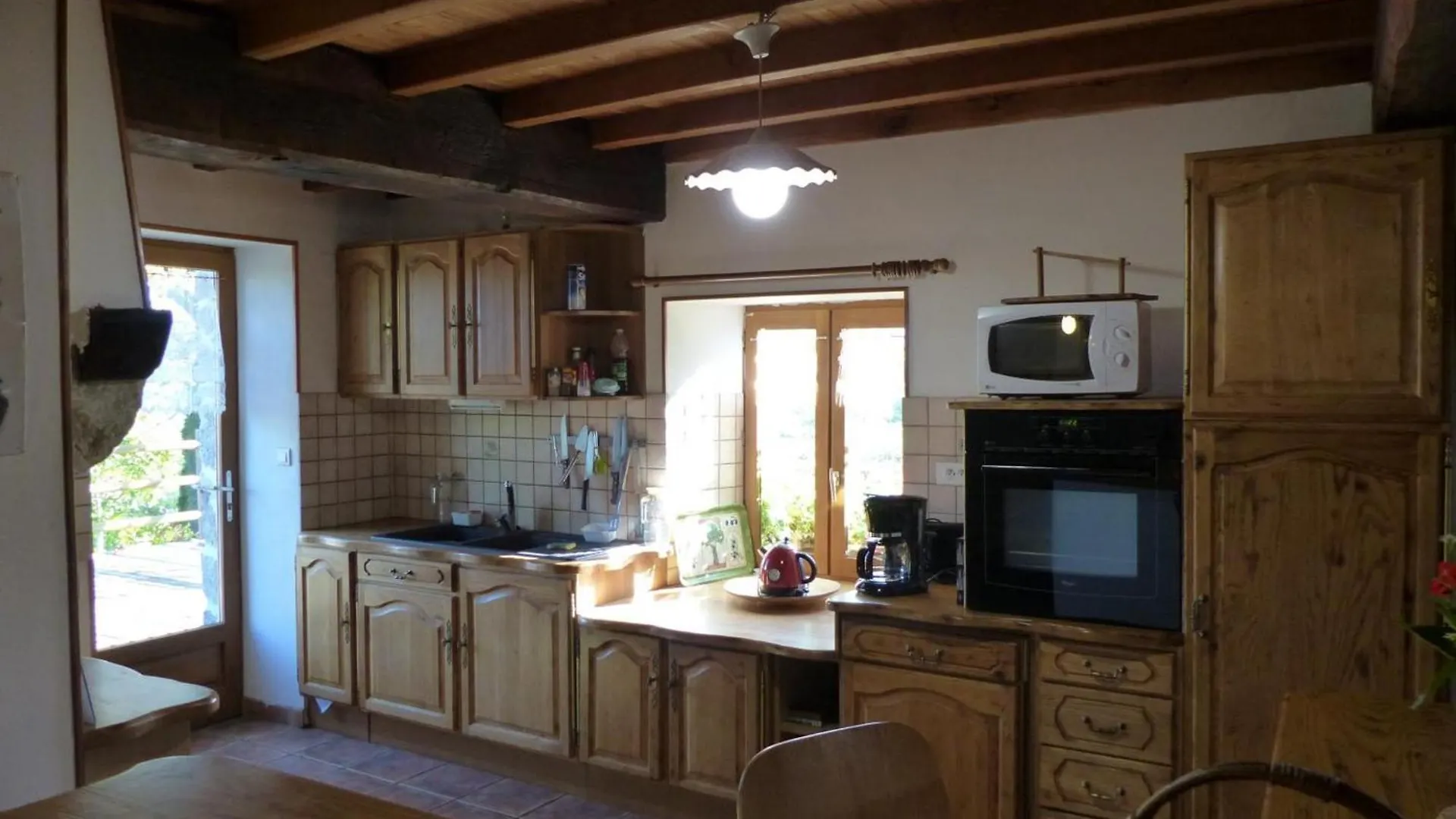 Maison Authentique Avec Jardin Et Cheminee, Animaux Acceptes, Parking, Internet - Fr-1-489-184 Laprugne France