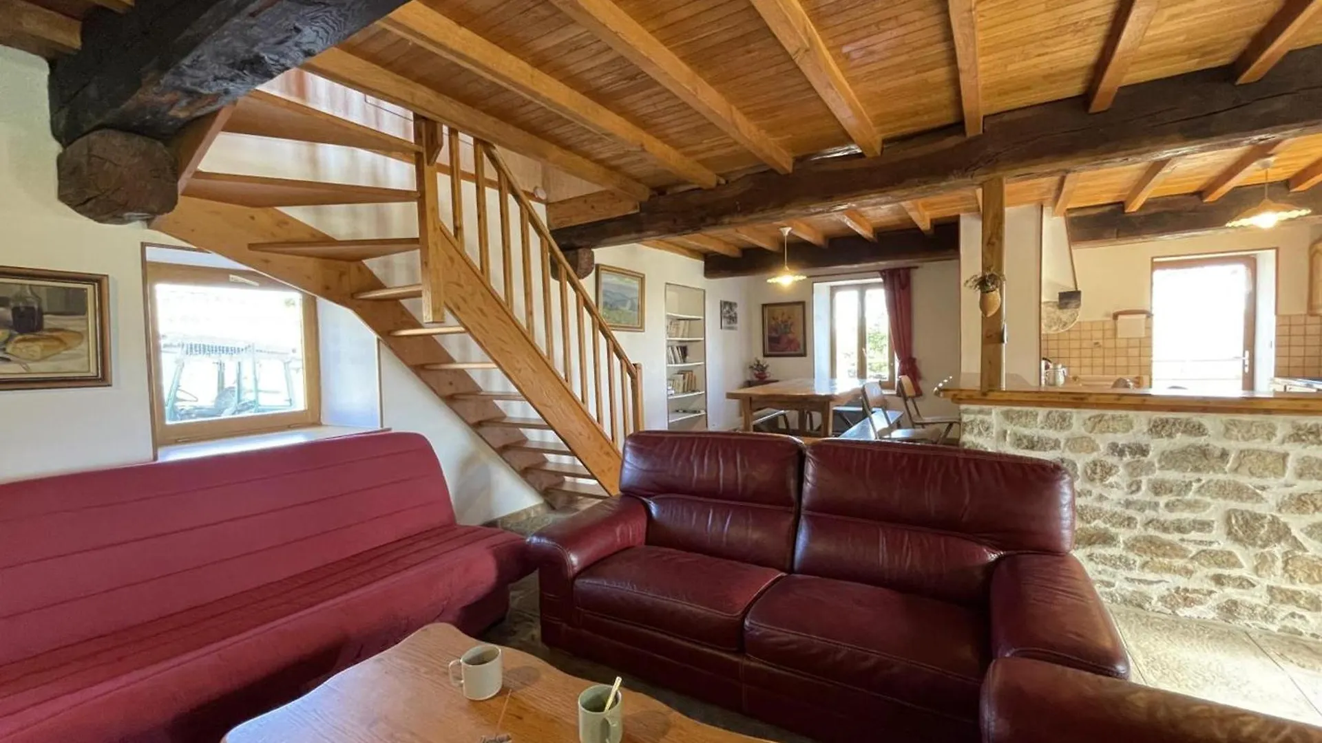 Maison Authentique Avec Jardin Et Cheminee, Animaux Acceptes, Parking, Internet - Fr-1-489-184 Laprugne 0*,