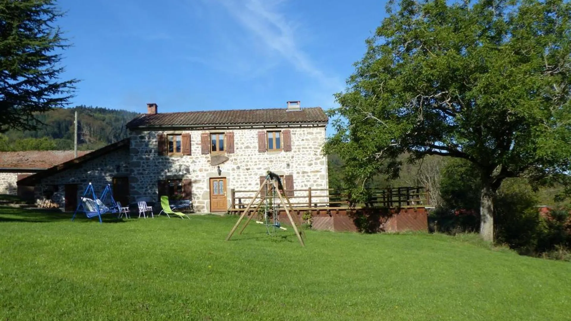 Maison Authentique Avec Jardin Et Cheminee, Animaux Acceptes, Parking, Internet - Fr-1-489-184 Laprugne
