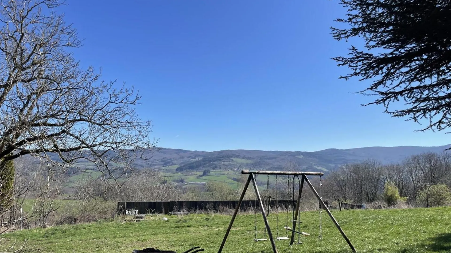 Holiday home Maison Authentique Avec Jardin Et Cheminee, Animaux Acceptes, Parking, Internet - Fr-1-489-184 Laprugne